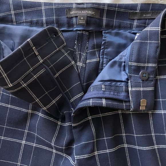 Banana Republic Sloan Fit Navy Plaid Ankle Pants (size 8) - Picture 4 of 14